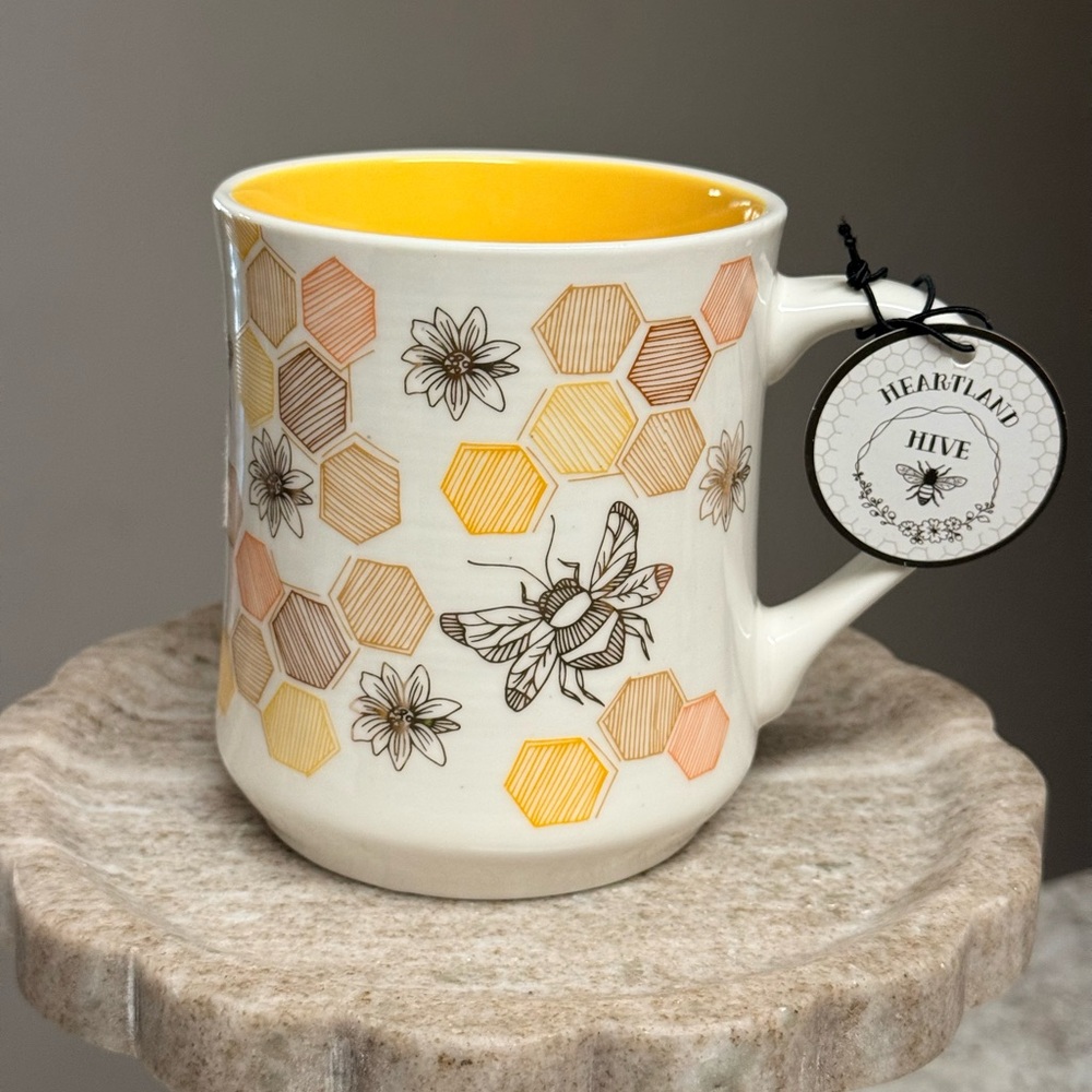 Heartland Hive Honeycomb Mug 20 fl oz